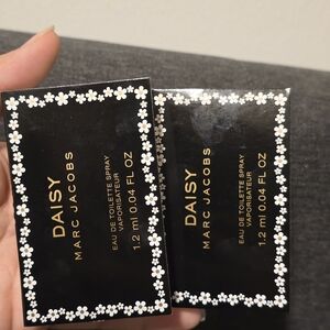 Marc Jacobs Daisy Eau de Toilette 2 Vial 0.04fl Oz 1.2ml